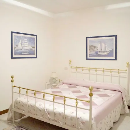 Romantic Villa Aprilia Marittima